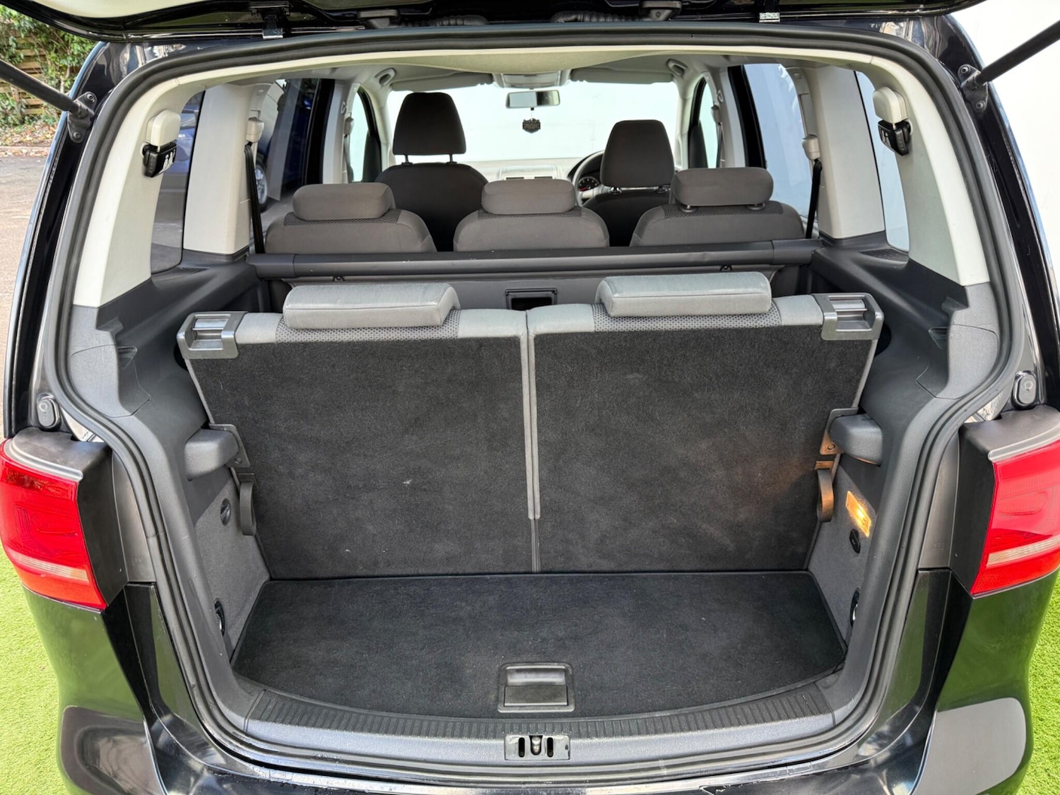 Used Volkswagen Touran for sale - 77564821: Photo 8