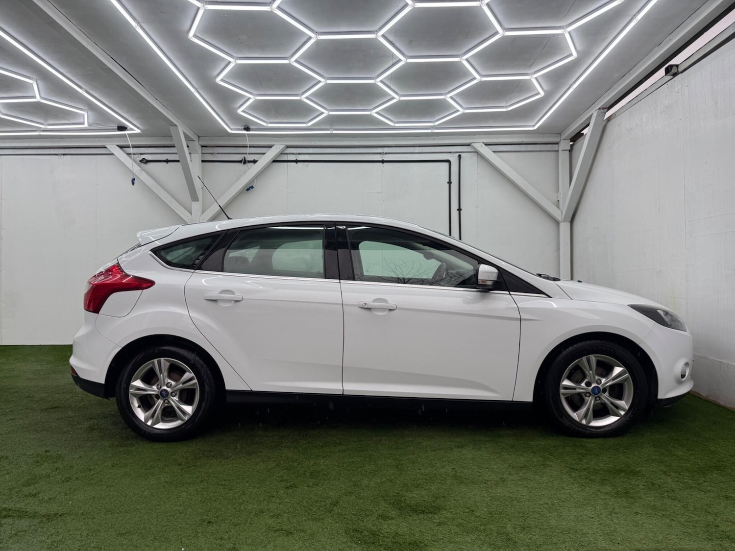 Used Ford Focus for sale - 77215317: Photo 2