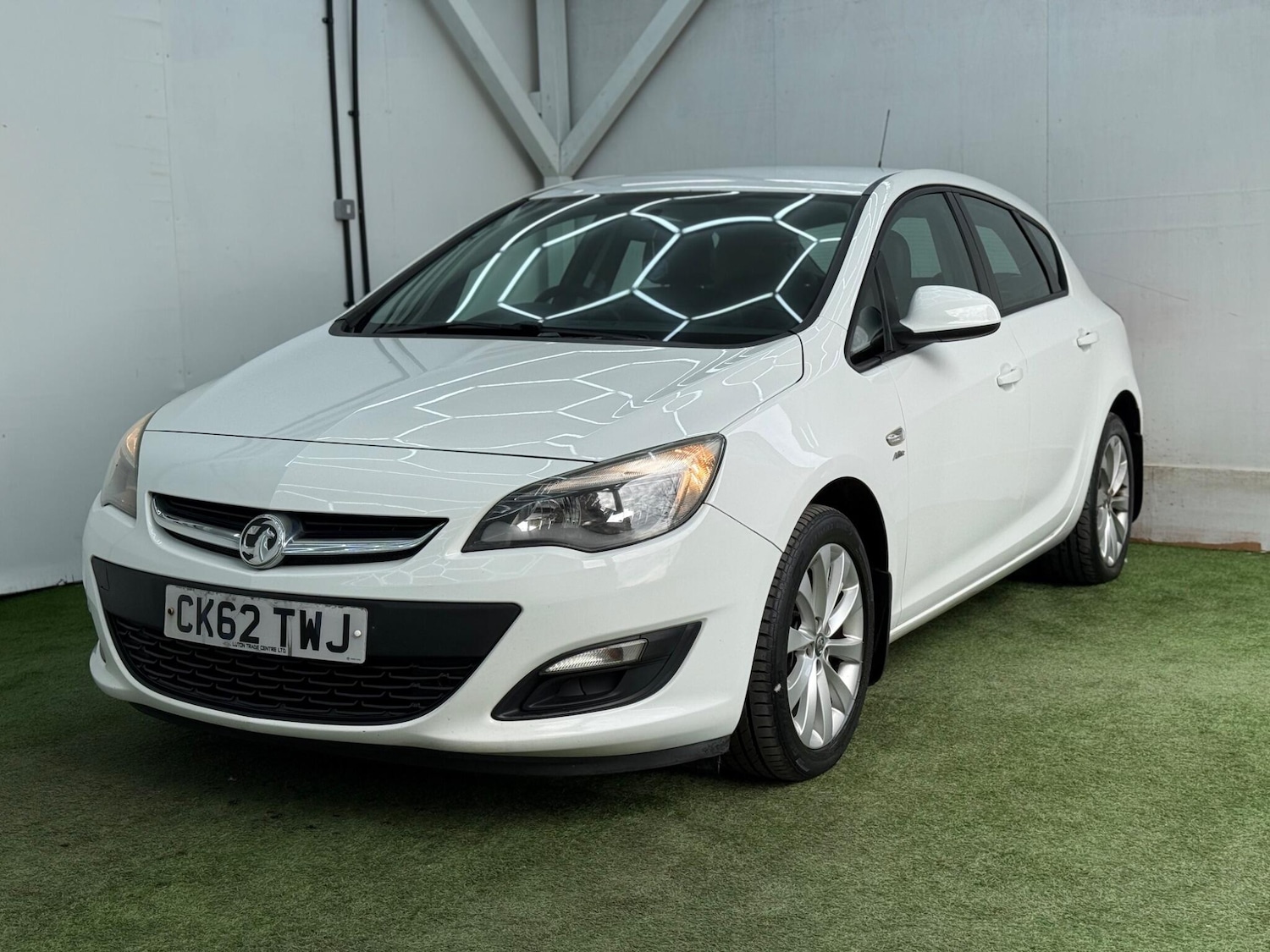 Used Vauxhall Astra 2012 for sale - 77823878: Photo 11