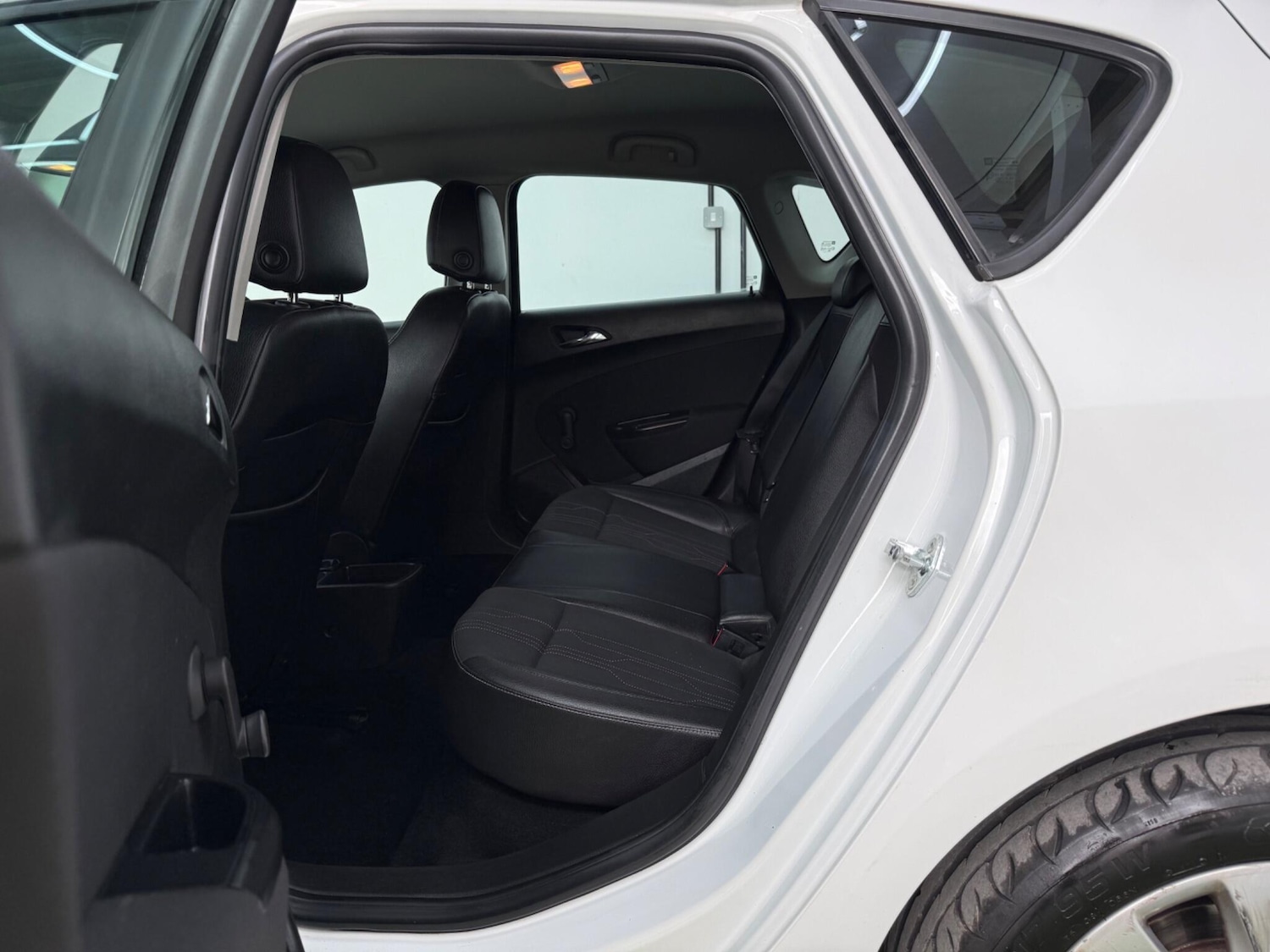 Used Vauxhall Astra 2012 for sale - 77823878: Photo 22