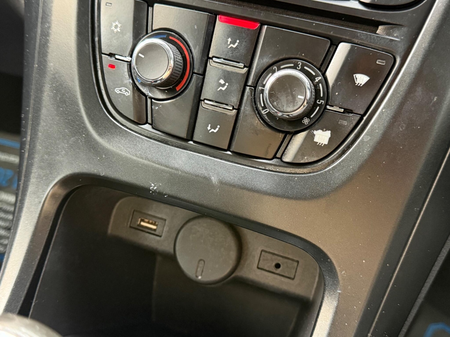 Used Vauxhall Astra 2012 for sale - 77823878: Photo 47