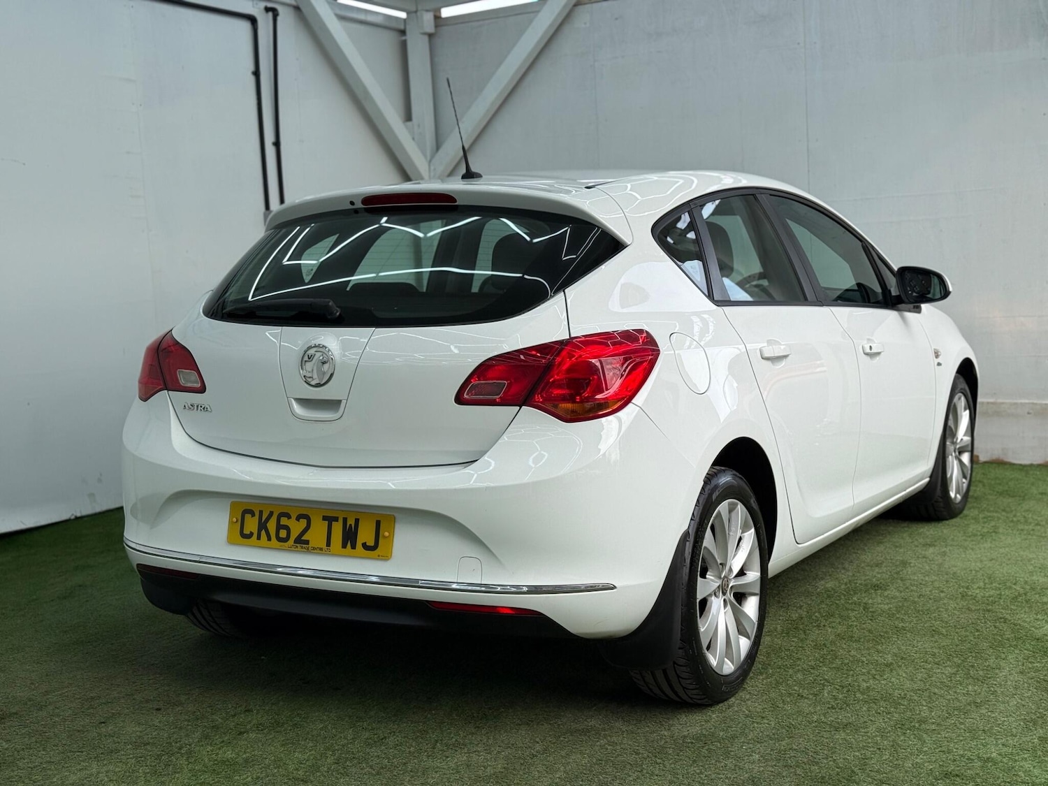 Used Vauxhall Astra 2012 for sale - 77823878: Photo 6