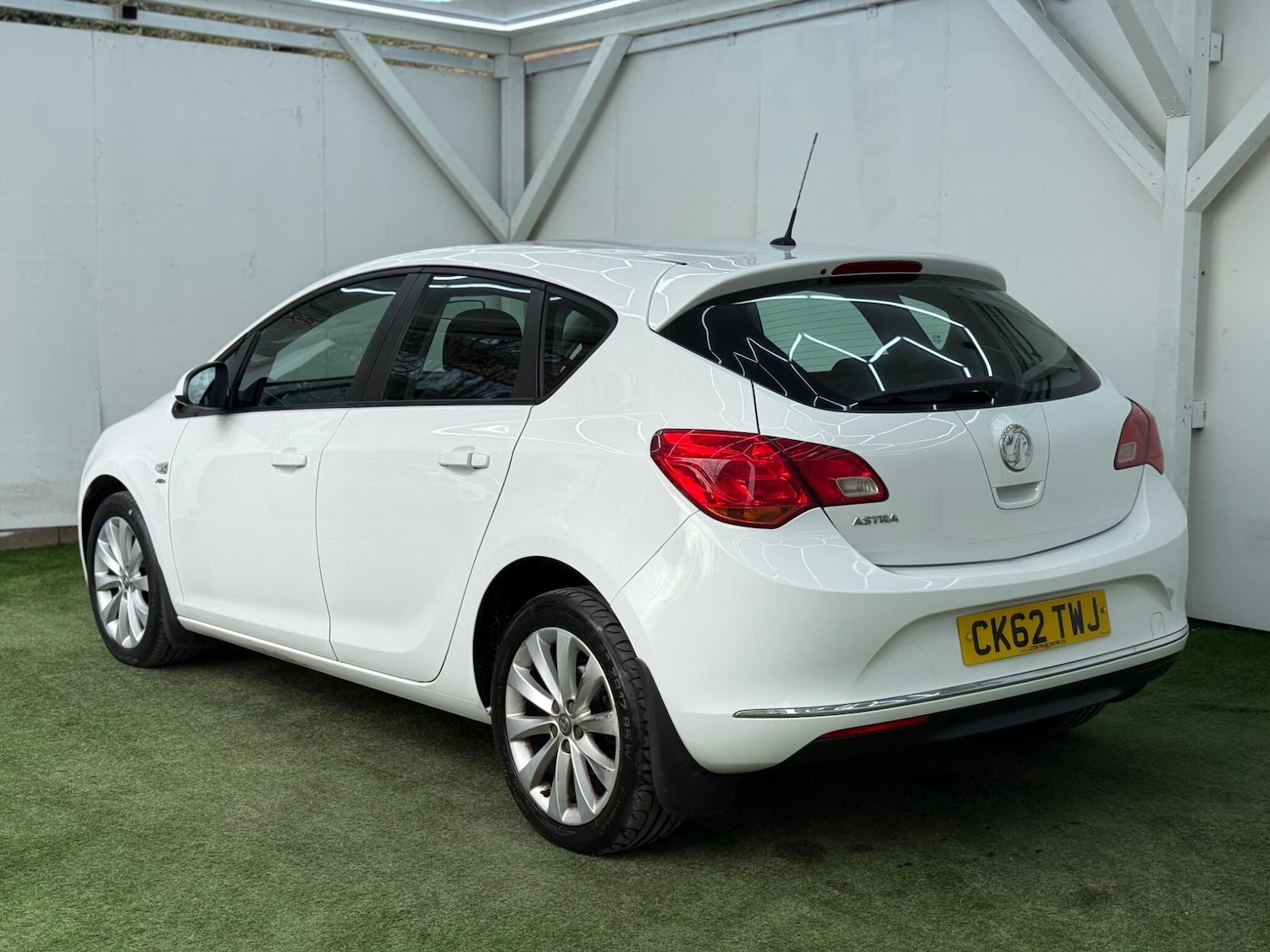 Used Vauxhall Astra 2012 for sale - 77823878: Photo 9