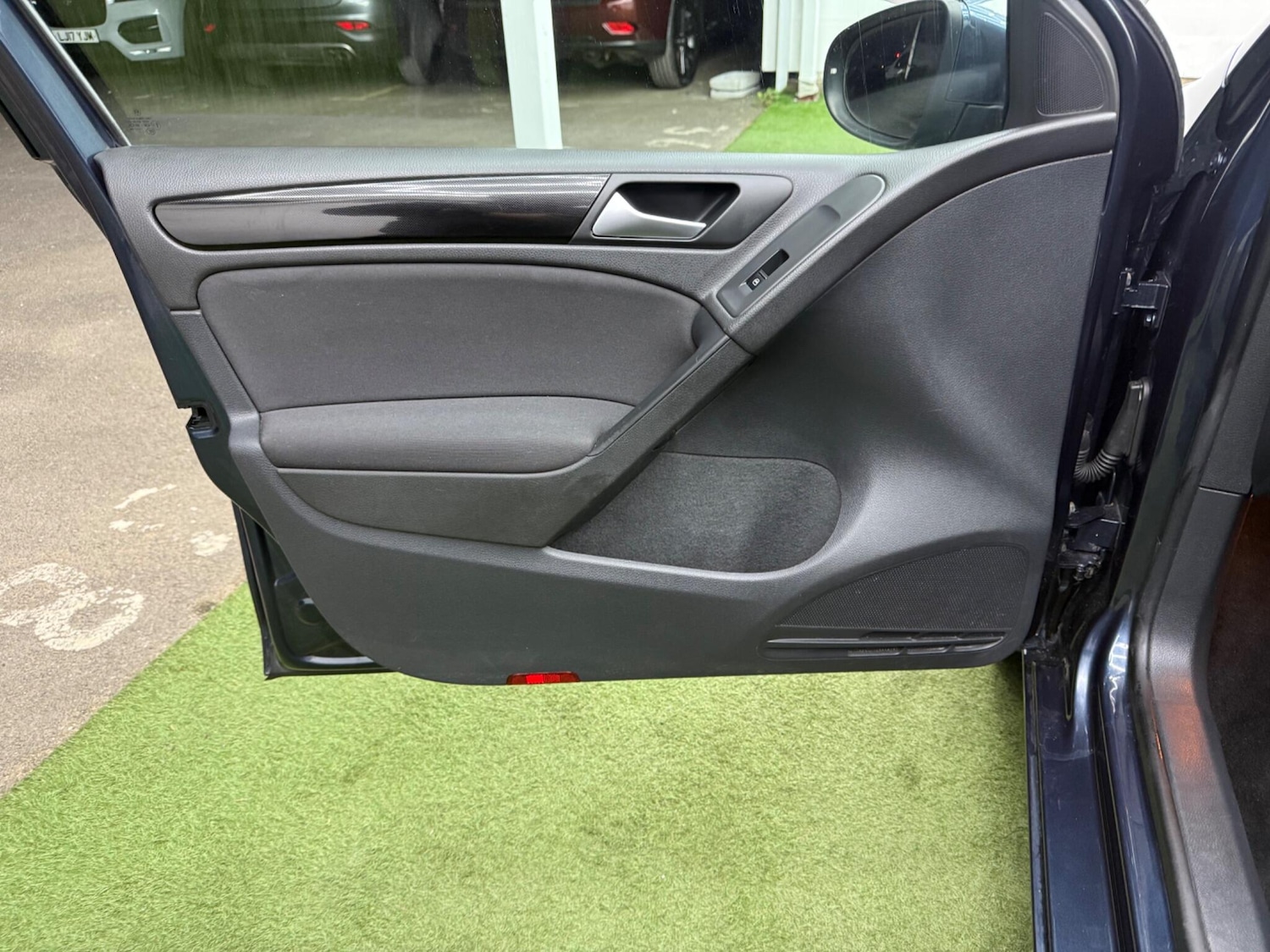 Used Volkswagen Golf 2011 for sale - 77783601: Photo 27