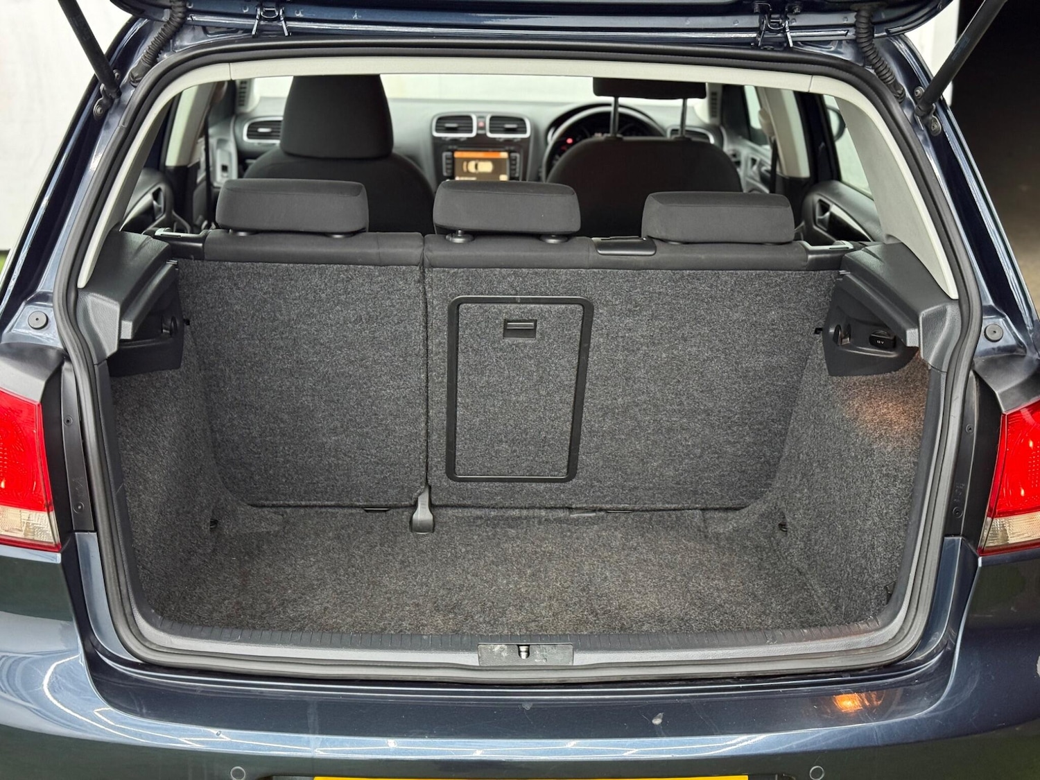 Used Volkswagen Golf 2011 for sale - 77783601: Photo 8