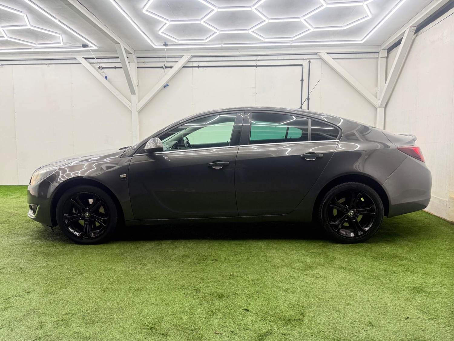 Used Vauxhall Insignia 2015 for sale - 77320881: Photo 10