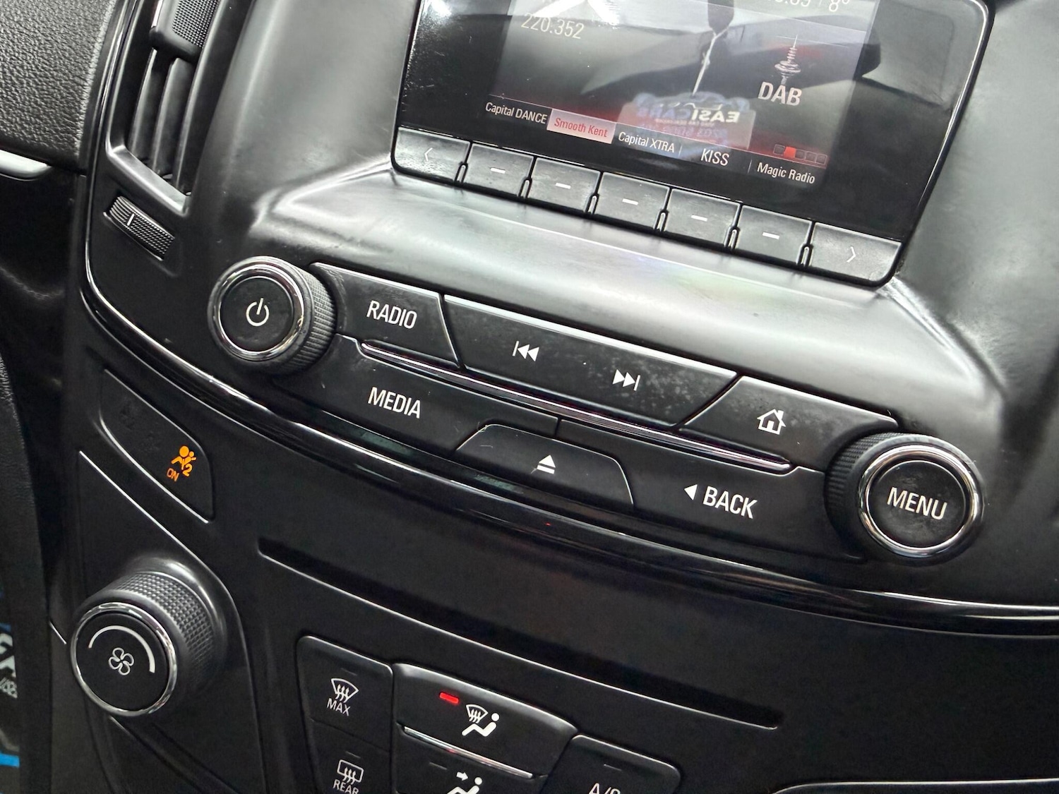 Used Vauxhall Insignia 2015 for sale - 77320881: Photo 48