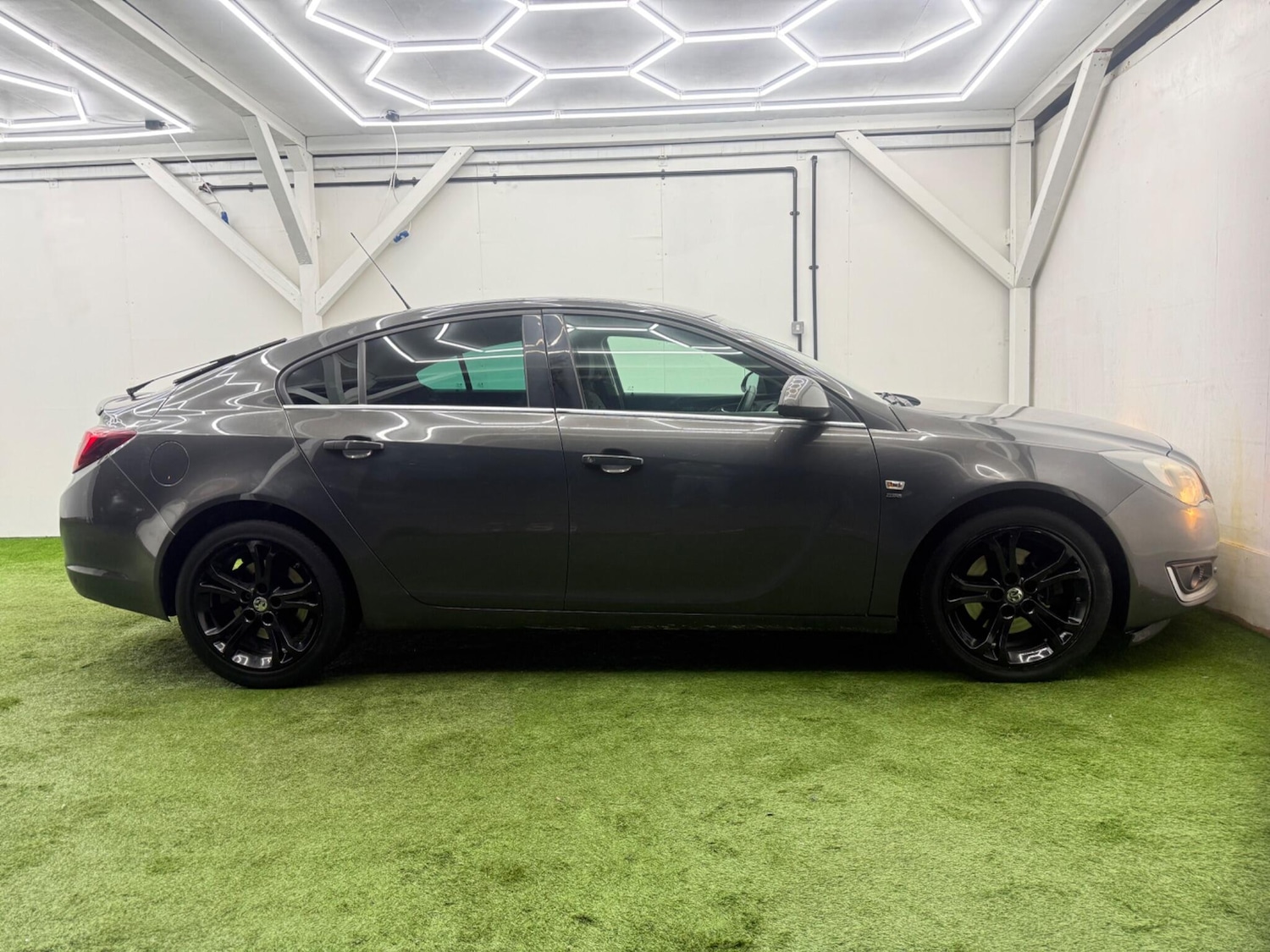 Used Vauxhall Insignia 2015 for sale - 77320881: Photo 5