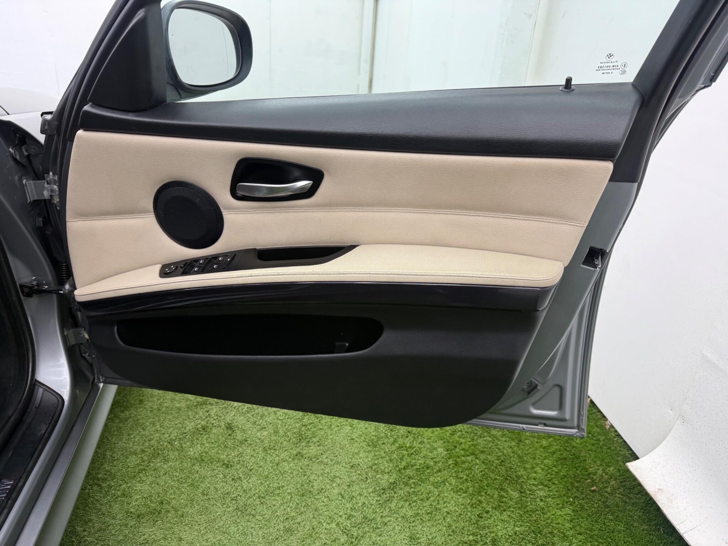 Used BMW 3 Series 2009 for sale - 77549684: Photo 17