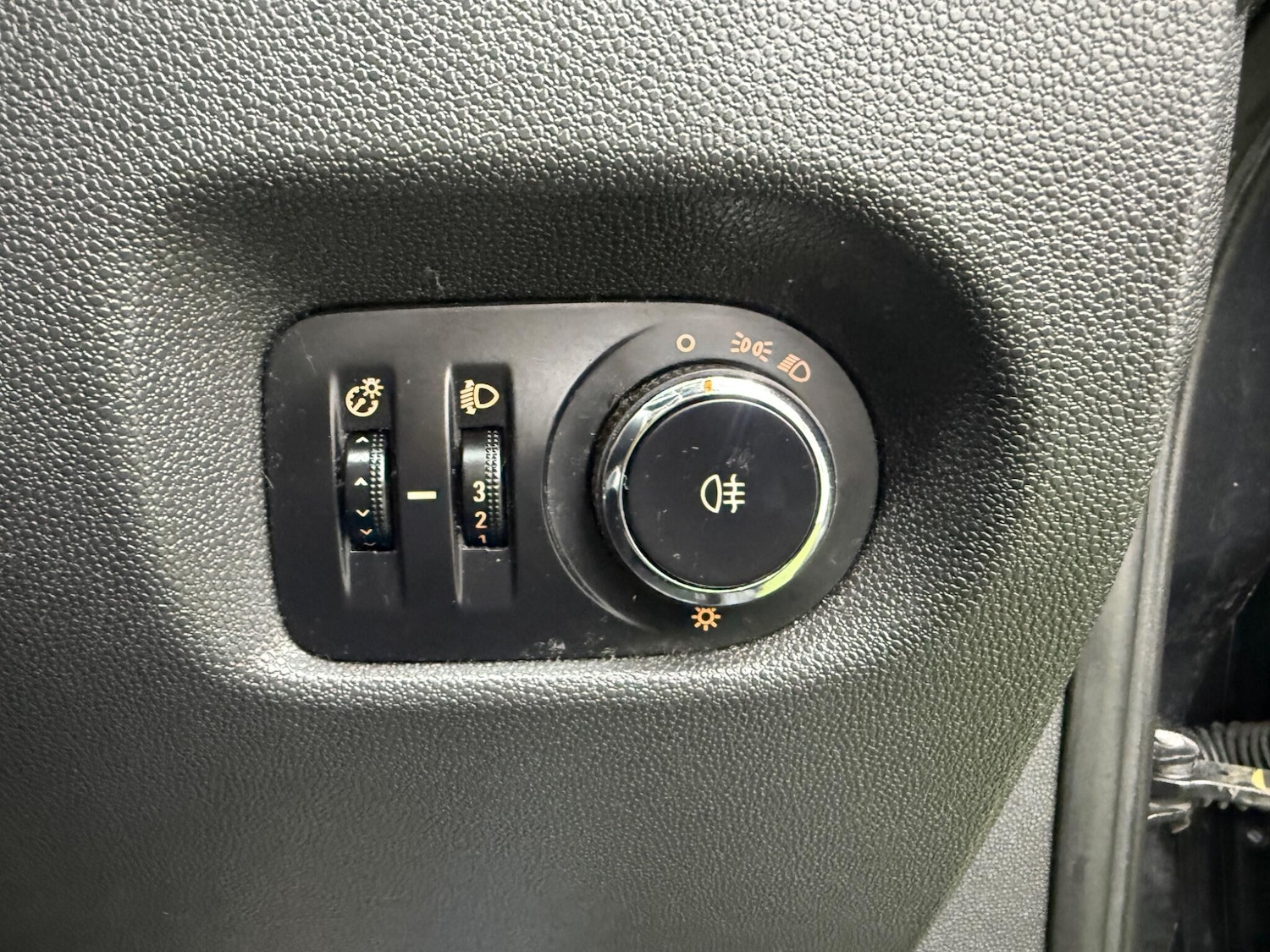 Used Vauxhall Corsa 2012 for sale - 78048109: Photo 37