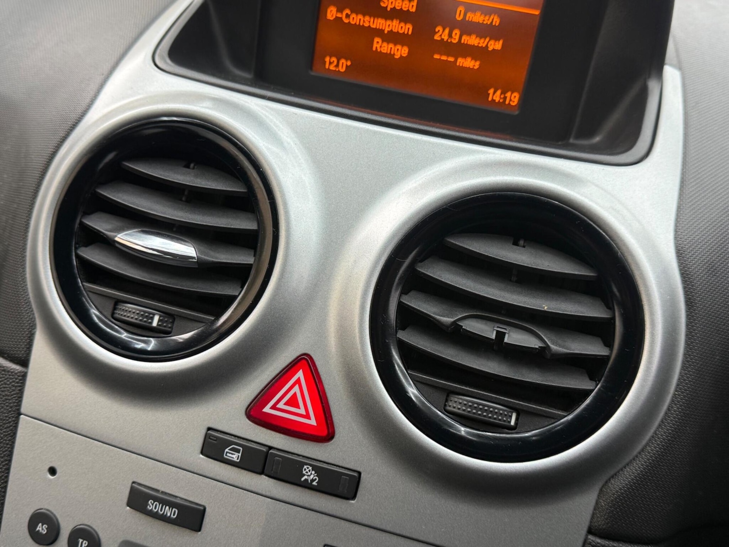 Used Vauxhall Corsa 2012 for sale - 78048109: Photo 45