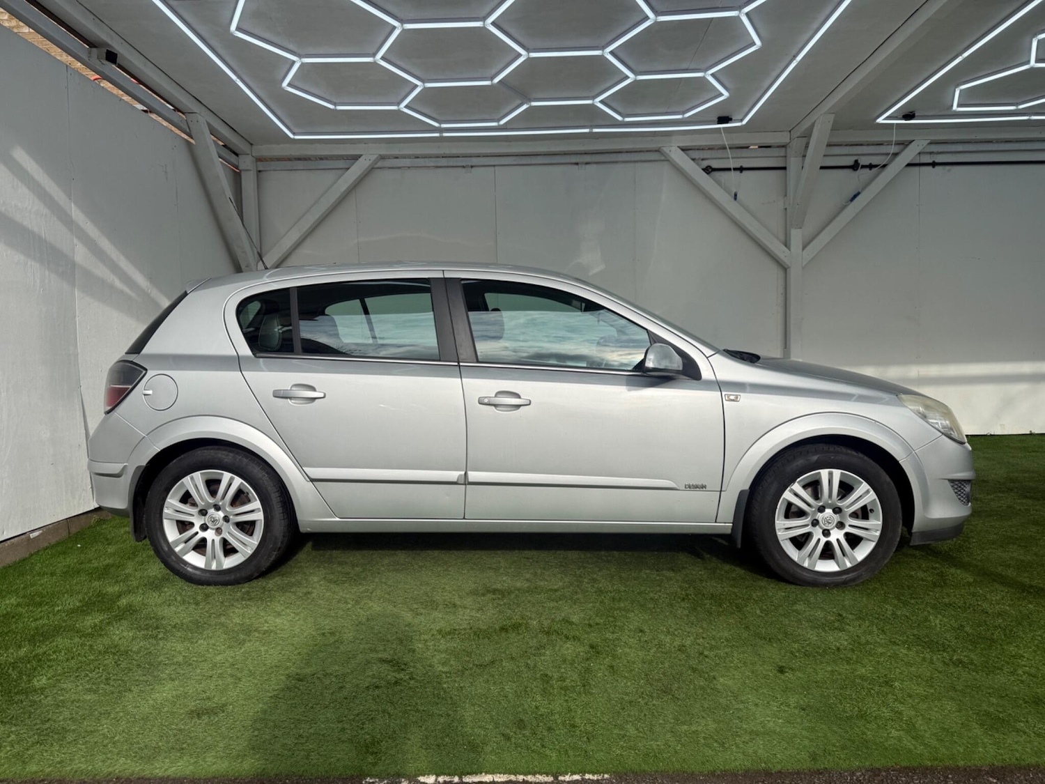 Used Vauxhall Astra for sale - 77495891: Photo 5