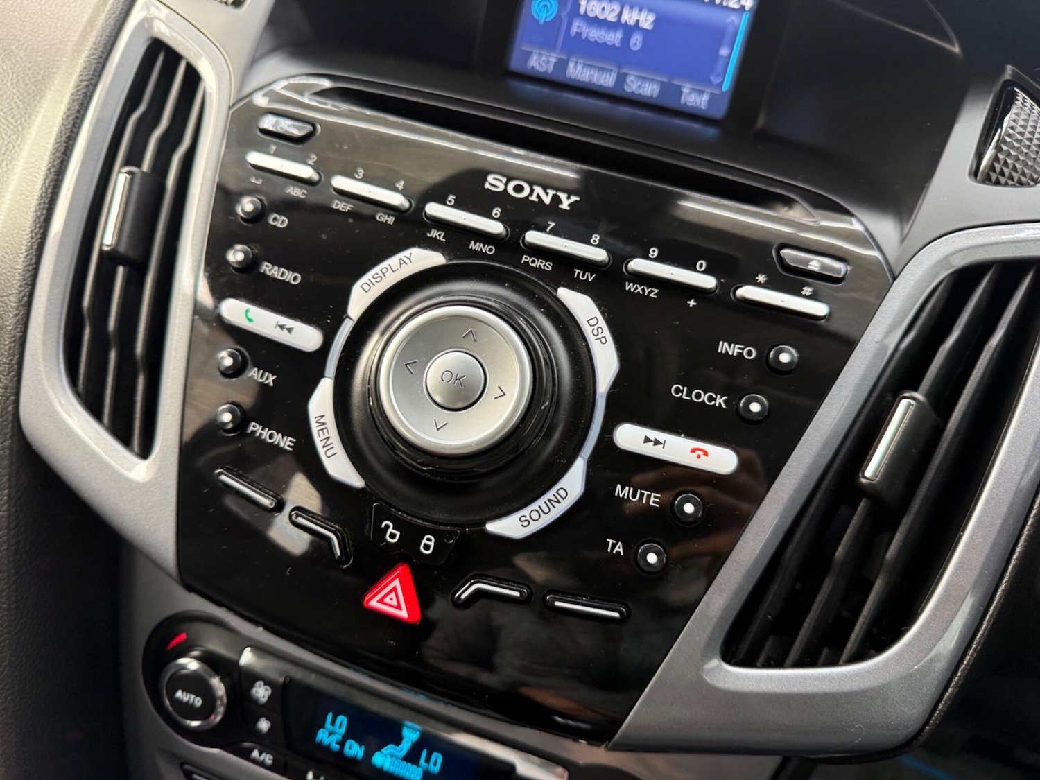 Used Ford Focus 2012 for sale - 77082083: Photo 48