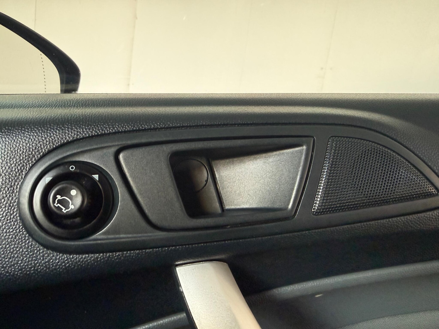 Used Ford Fiesta 2011 for sale - 77074908: Photo 37