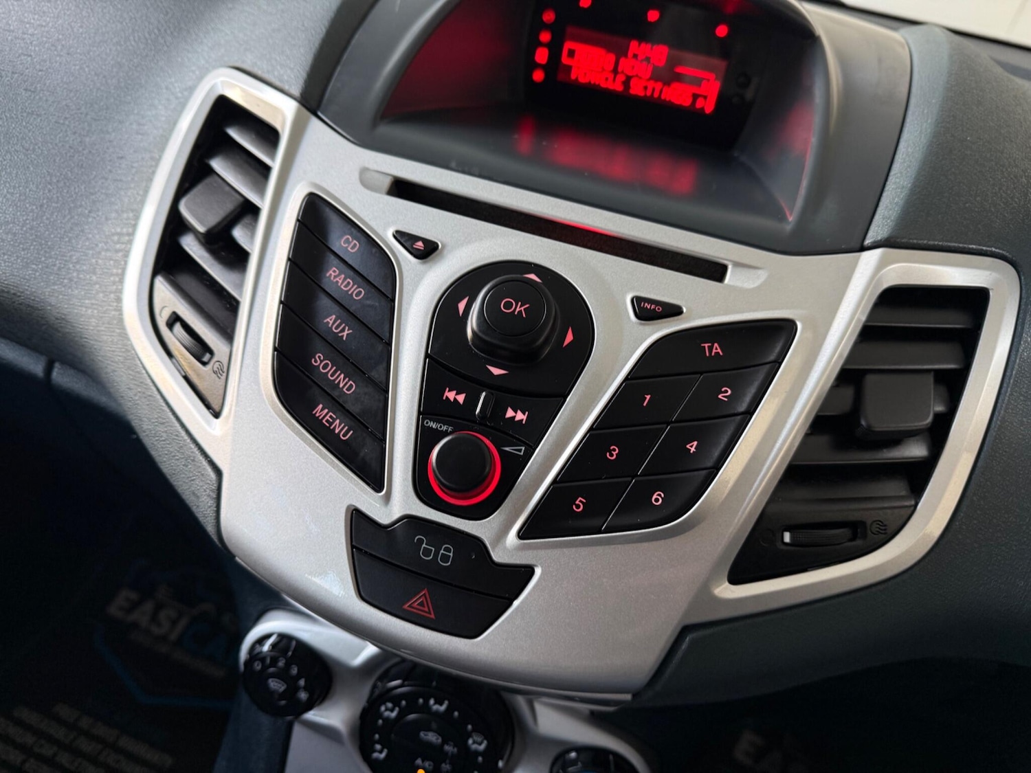 Used Ford Fiesta 2011 for sale - 77074908: Photo 44