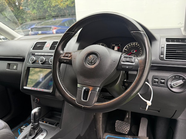 Used Volkswagen Touran 2024 for sale - 76238807: Photo 2
