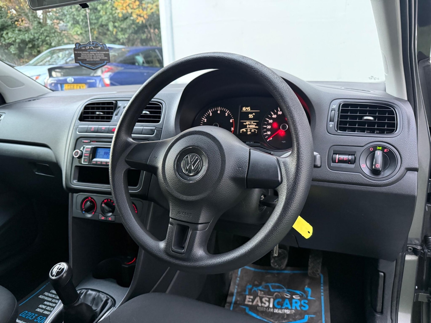 Used Volkswagen Polo 2011 for sale - 76377497: Photo 15