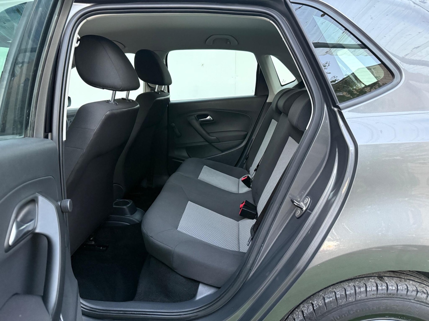 Used Volkswagen Polo 2011 for sale - 76377497: Photo 22