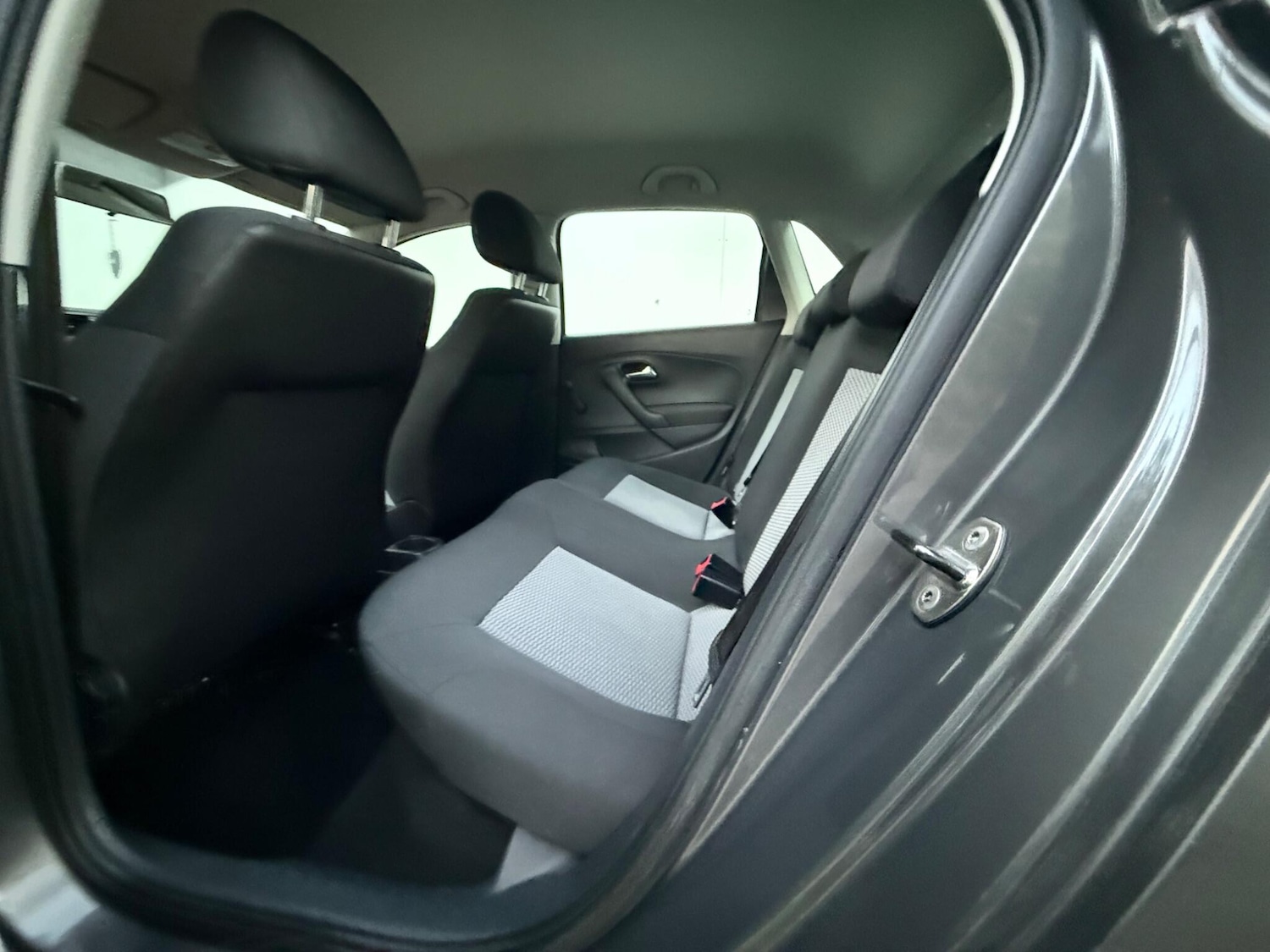 Used Volkswagen Polo 2011 for sale - 76377497: Photo 23