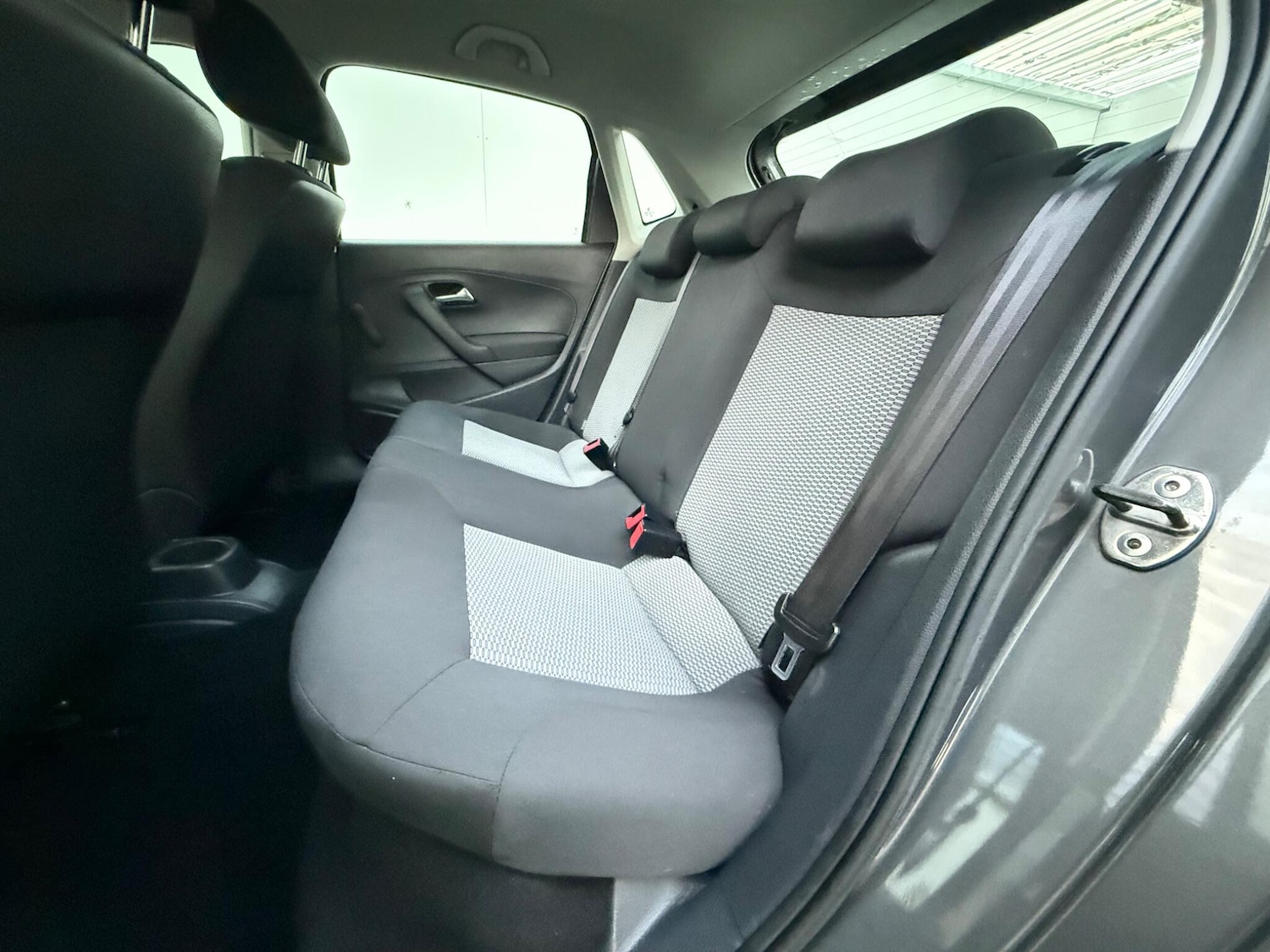 Used Volkswagen Polo 2011 for sale - 76377497: Photo 24