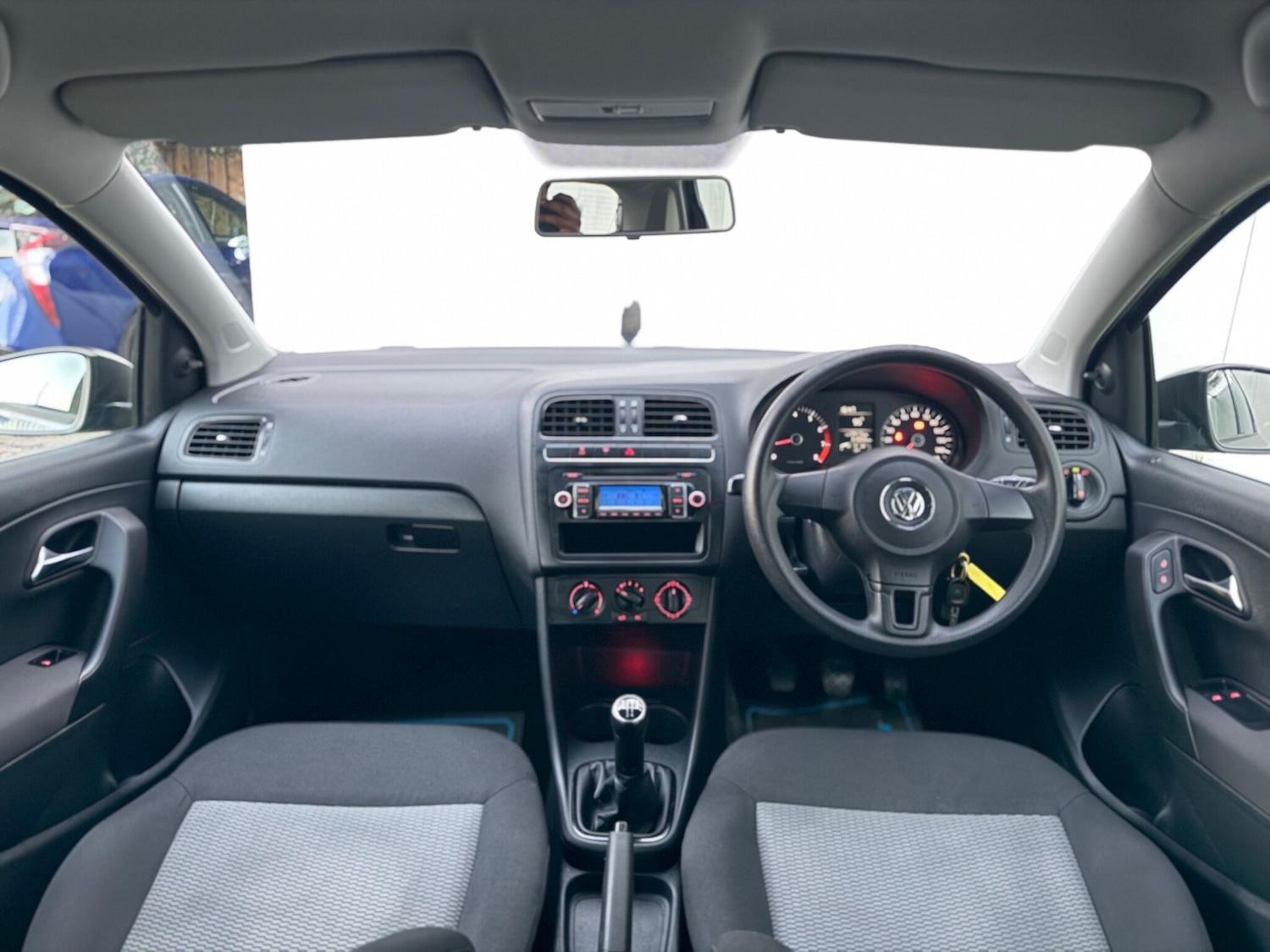 Used Volkswagen Polo 2011 for sale - 76377497: Photo 28