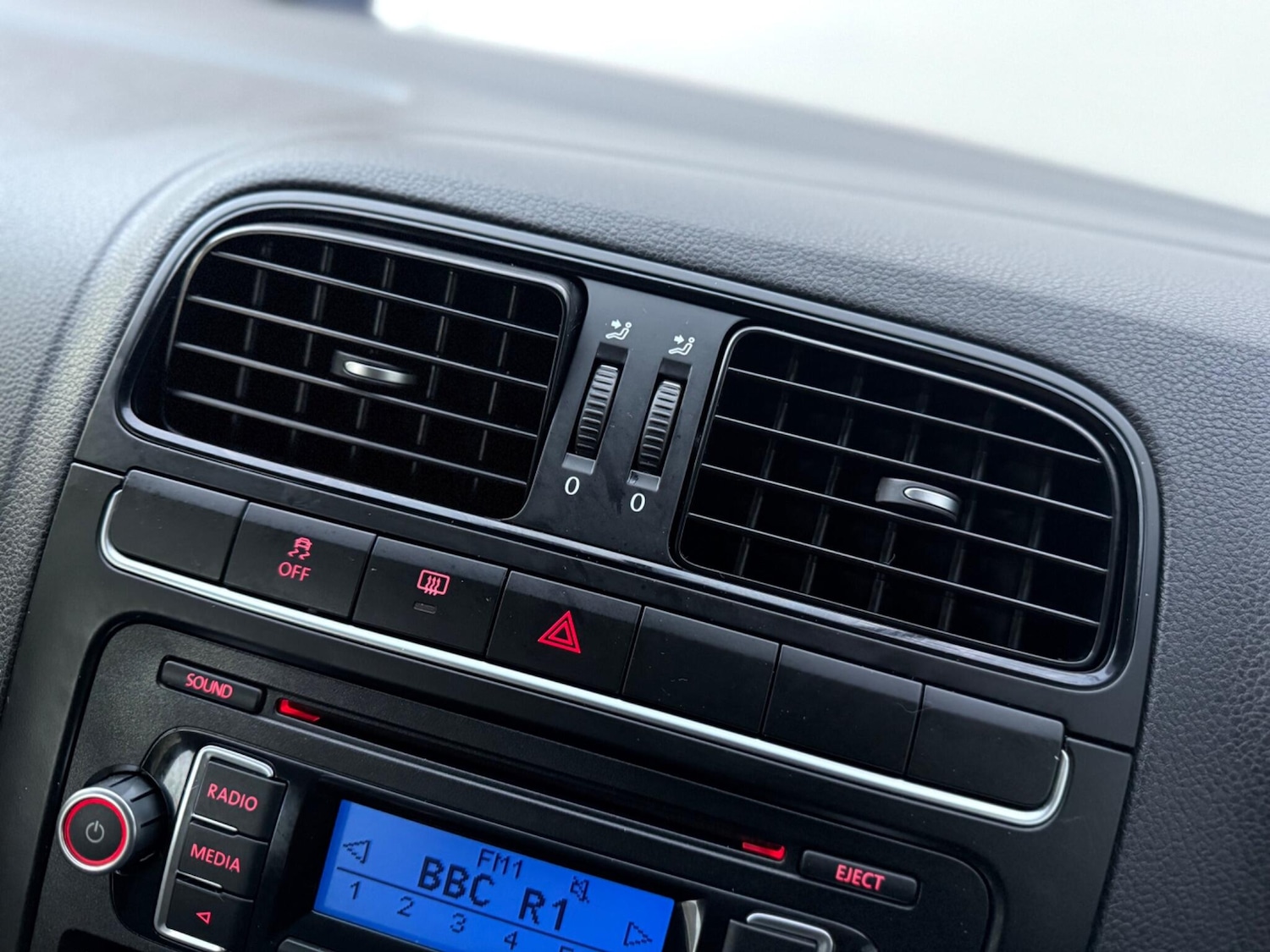 Used Volkswagen Polo 2011 for sale - 76377497: Photo 40