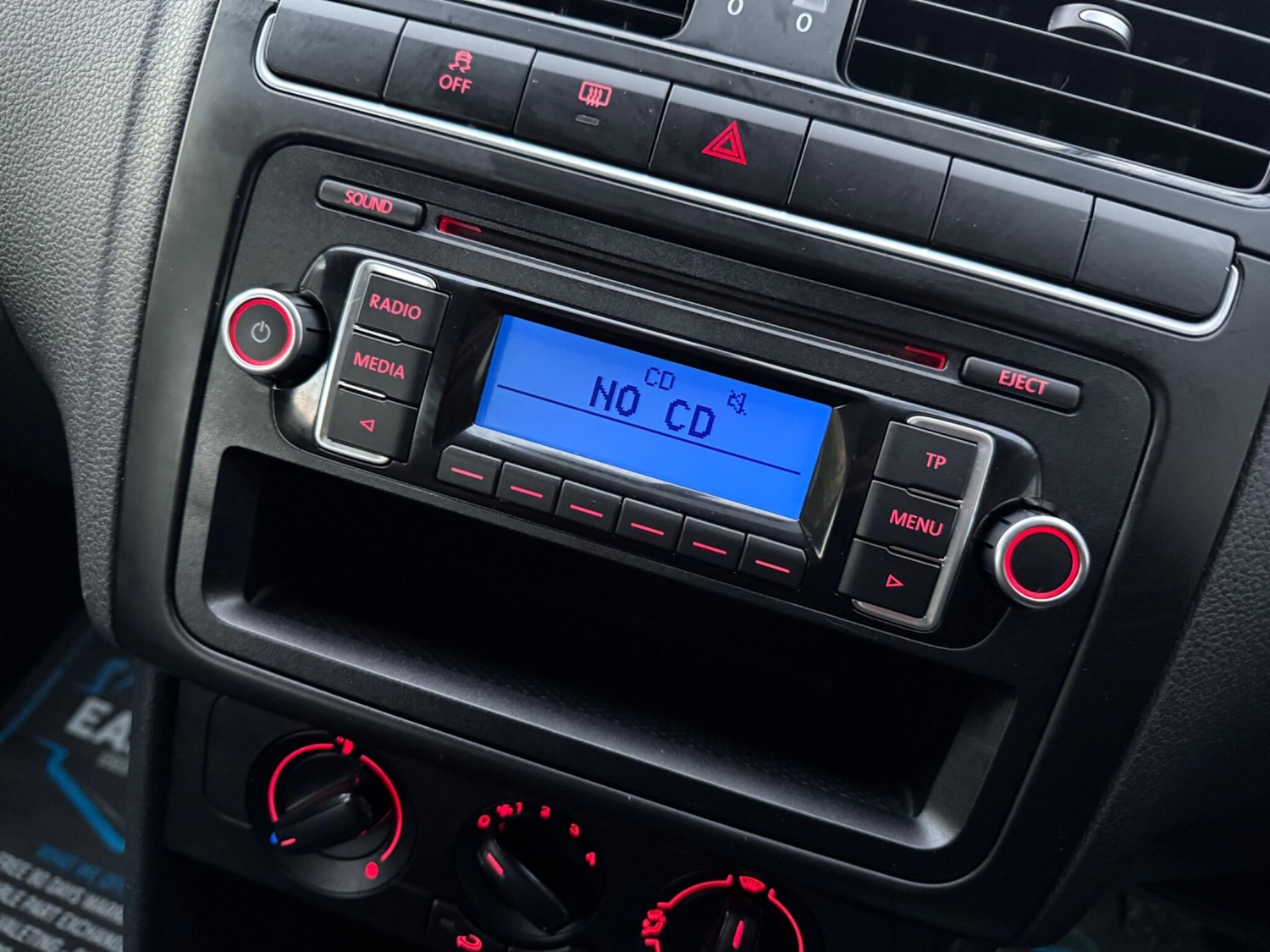 Used Volkswagen Polo 2011 for sale - 76377497: Photo 42