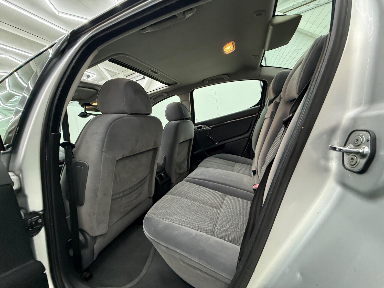 Used Peugeot 407 2009 for sale - 77537706: Photo 24