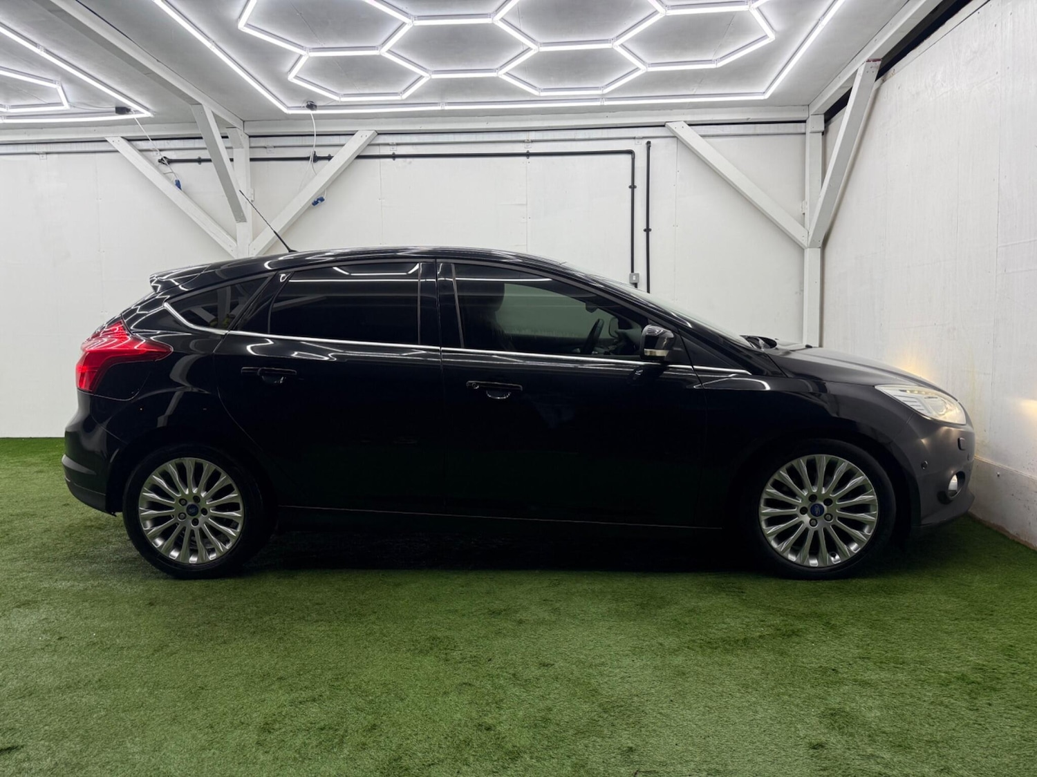 Used Ford Focus 2012 for sale - 77291206: Photo 2