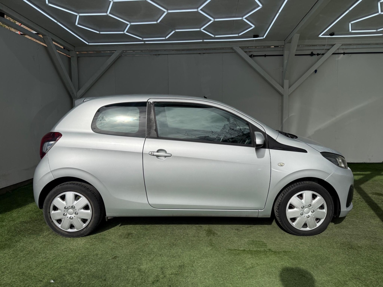 Used Peugeot 108 2014 for sale - 77882843: Photo 2