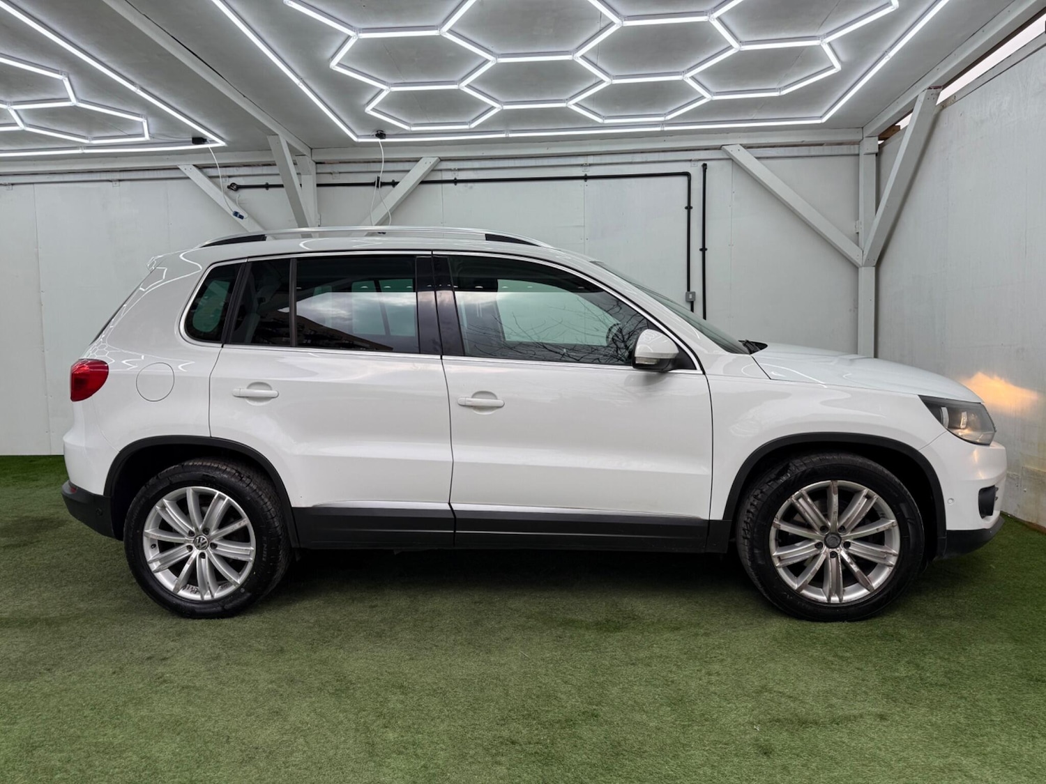 Used Volkswagen Tiguan for sale - 77684194: Photo 5