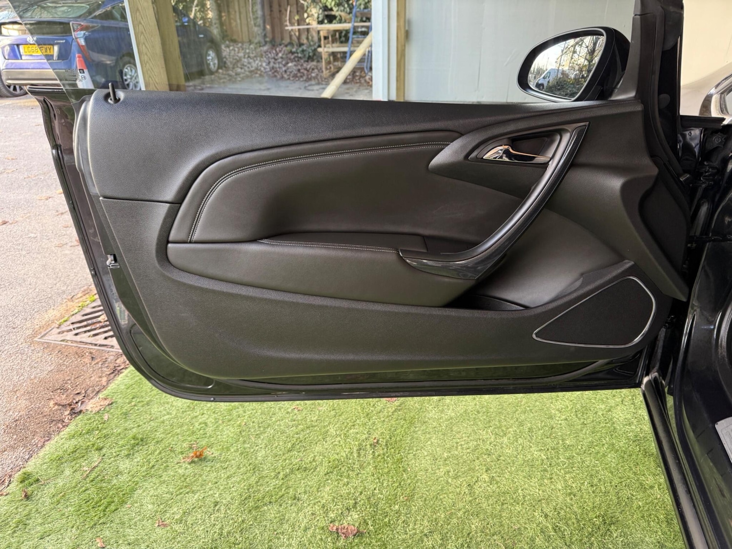 Used Vauxhall Cascada 2015 for sale - 76689792: Photo 27