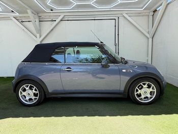 Used MINI Convertible 2006 for sale - 79106378: Photo