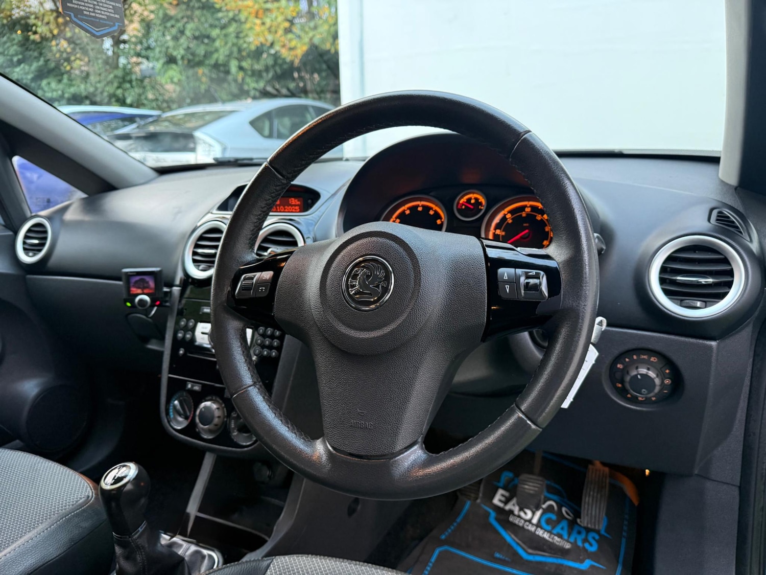 Used Vauxhall Corsa 2007 for sale - 76326371: Photo 2