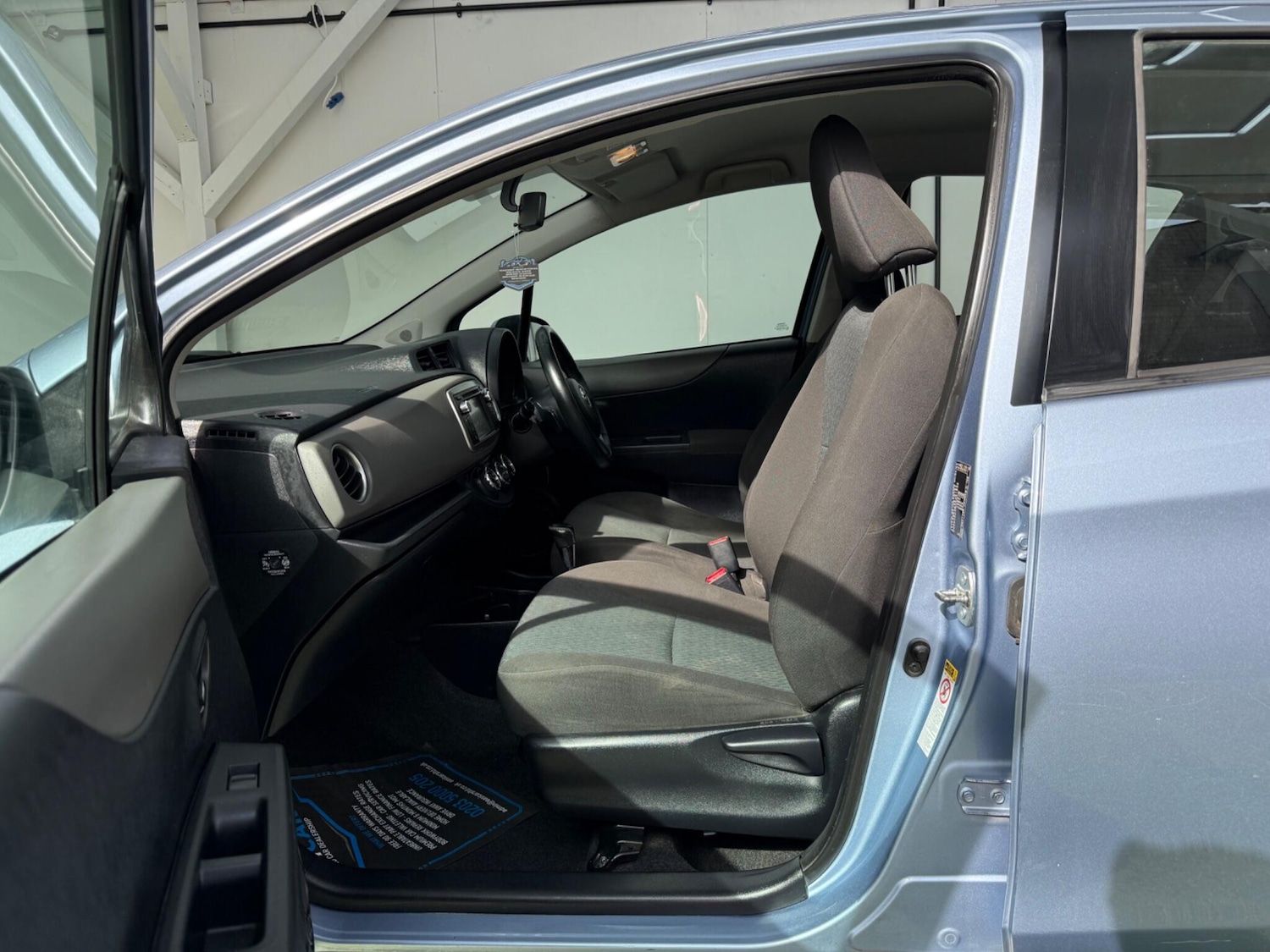 Used Toyota Yaris 2011 for sale - 77978280: Photo 25