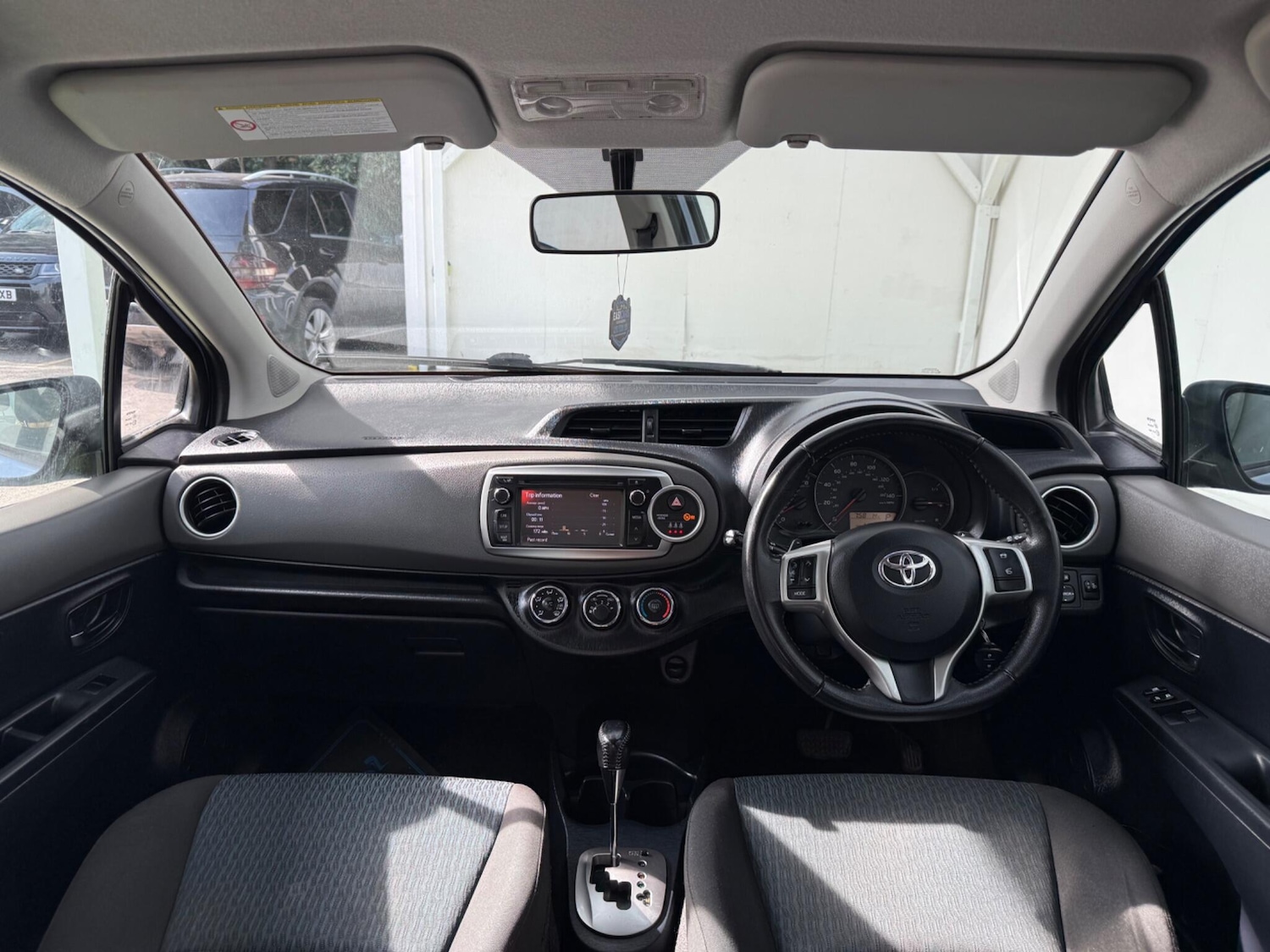 Used Toyota Yaris 2011 for sale - 77978280: Photo 28