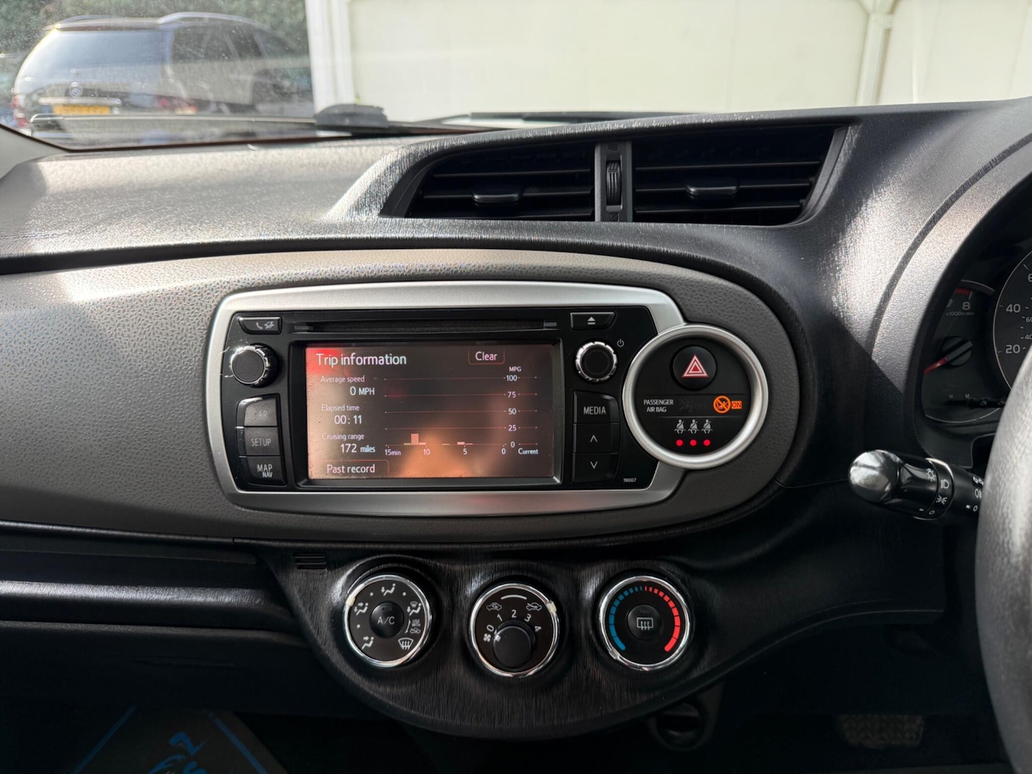 Used Toyota Yaris 2011 for sale - 77978280: Photo 29