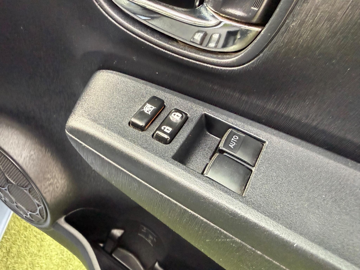 Used Toyota Yaris 2011 for sale - 77978280: Photo 40