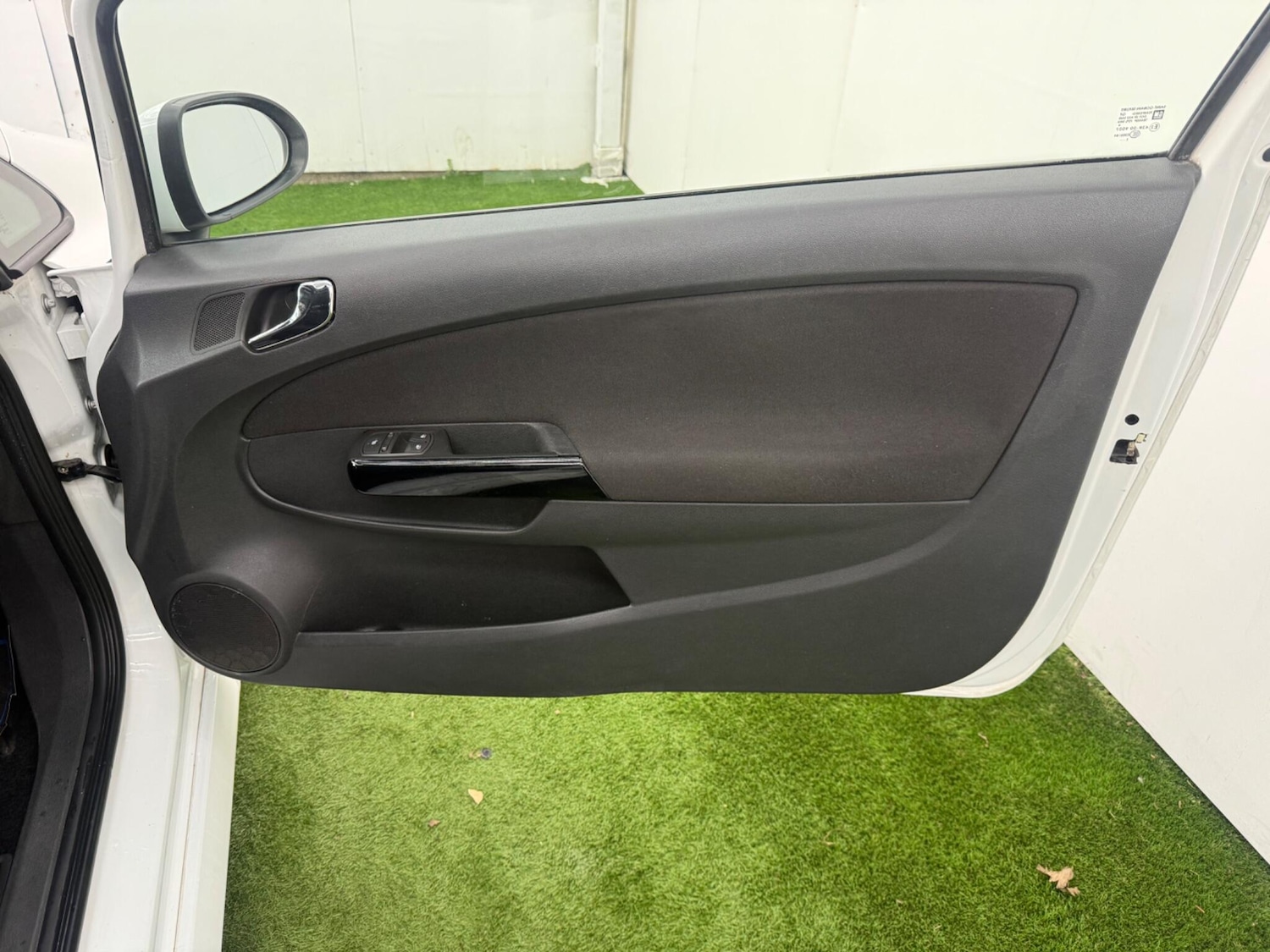 Used Vauxhall Corsa 2011 for sale - 77084487: Photo 19