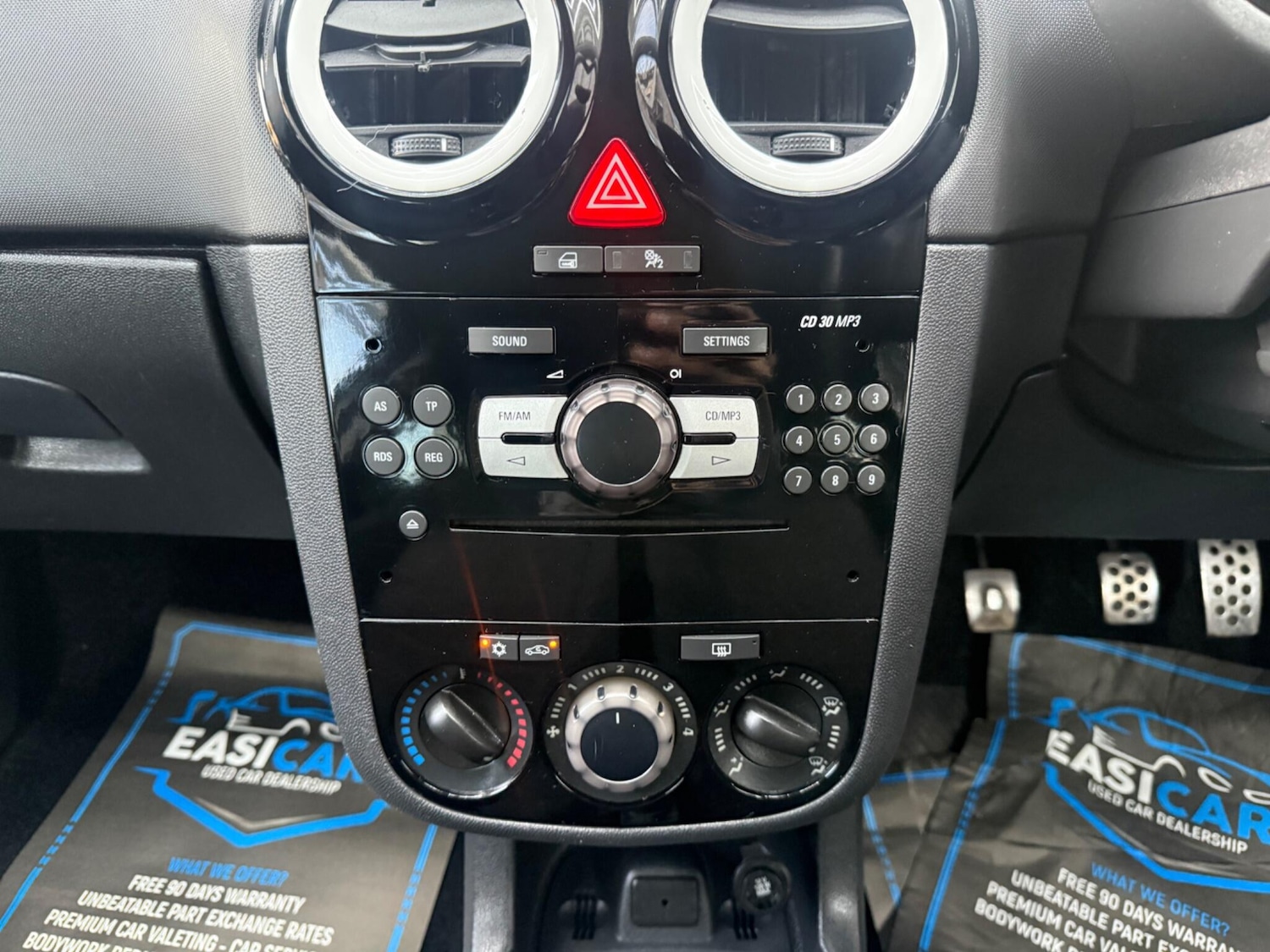 Used Vauxhall Corsa 2011 for sale - 77084487: Photo 27