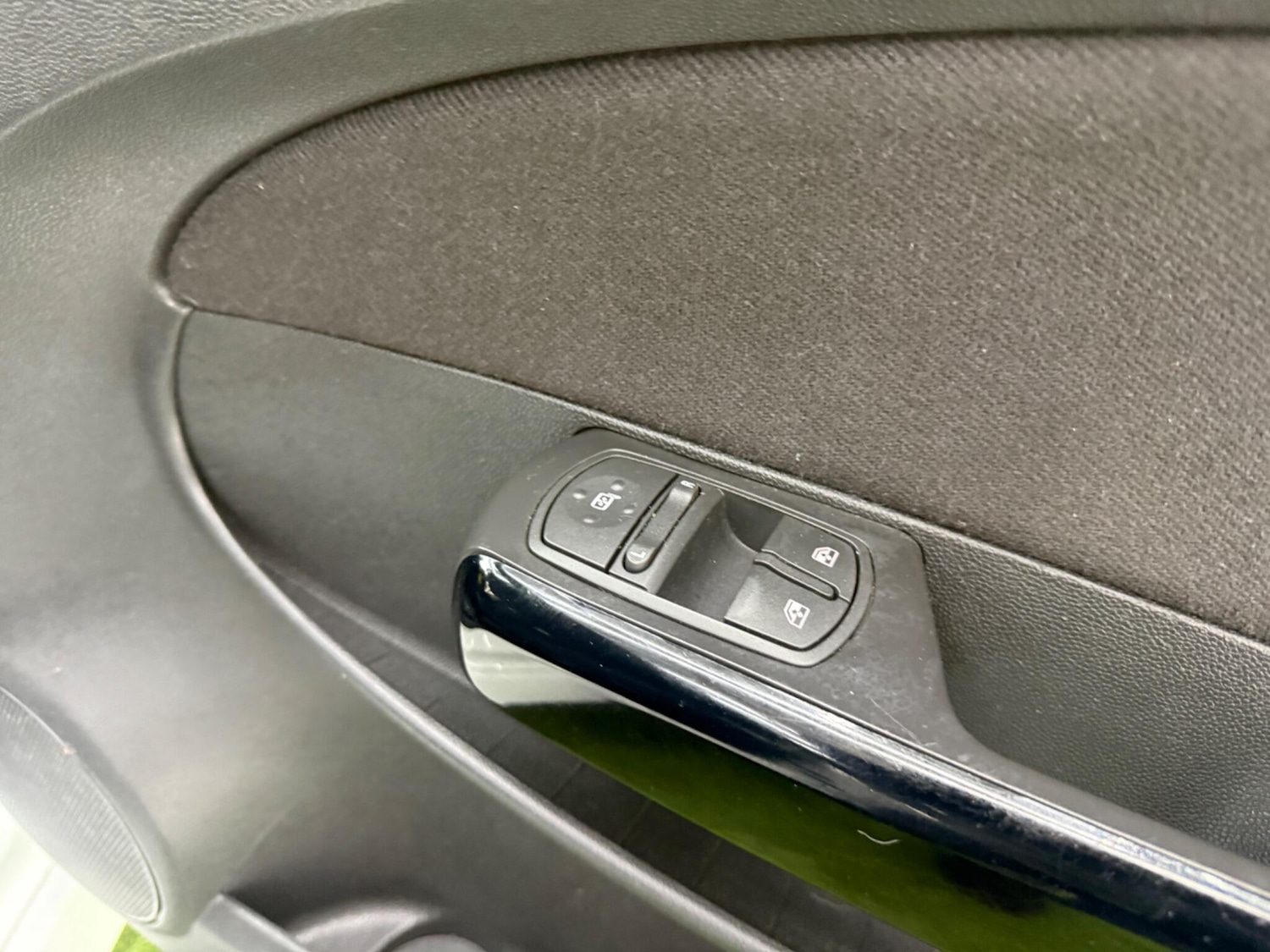 Used Vauxhall Corsa 2011 for sale - 77084487: Photo 37