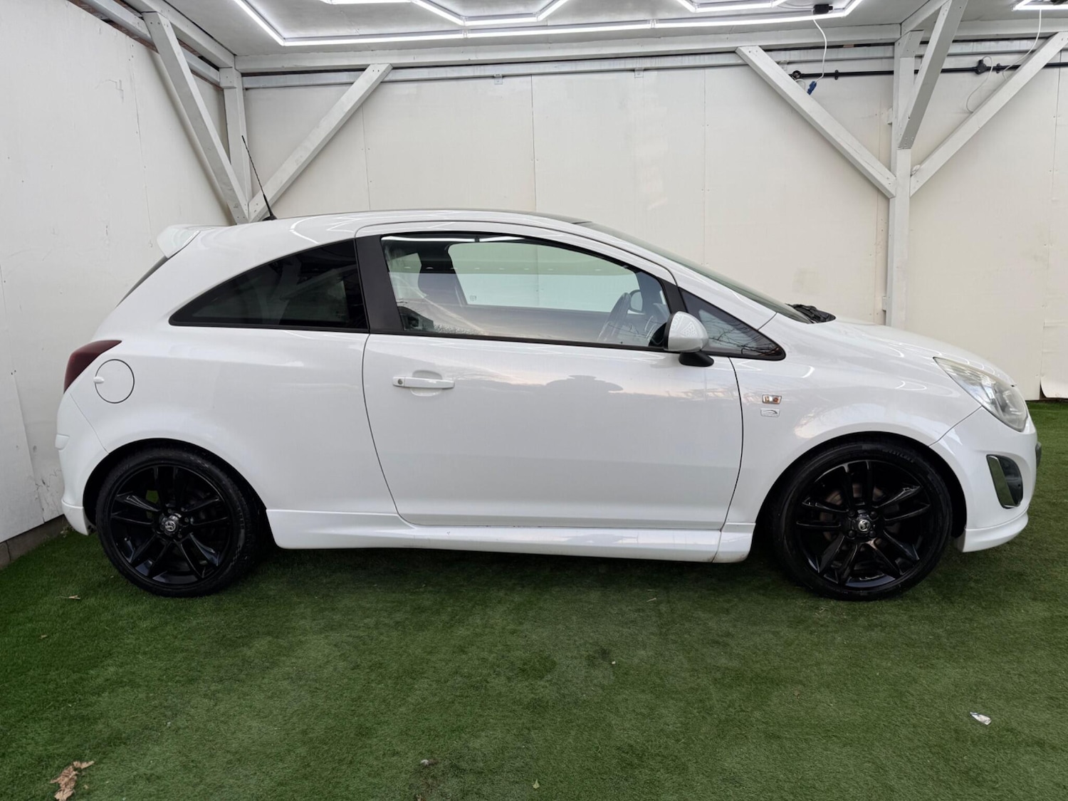 Used Vauxhall Corsa 2011 for sale - 77084487: Photo 5