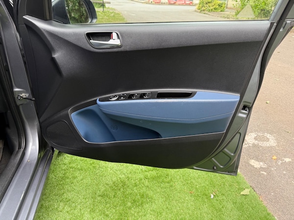 Used Hyundai i10 2014 for sale - 76259993: Photo 16