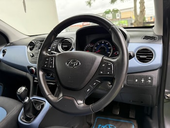 Used Hyundai i10 2014 for sale - 76259993: Photo 2