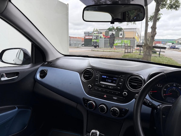 Used Hyundai i10 2014 for sale - 76259993: Photo 52