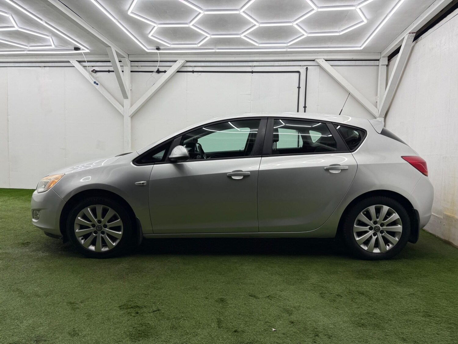 Used Vauxhall Astra for sale - 77496121: Photo 10