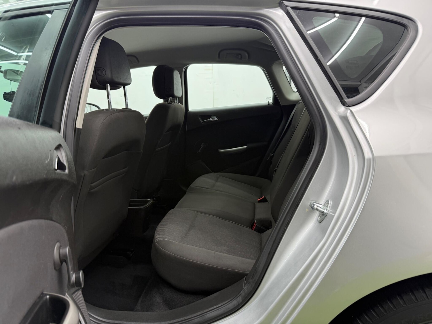 Used Vauxhall Astra for sale - 77496121: Photo 22