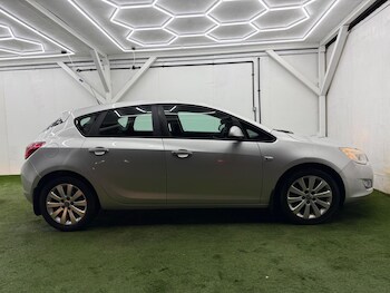 Used Vauxhall Astra 2010 for sale - 77496121: Photo