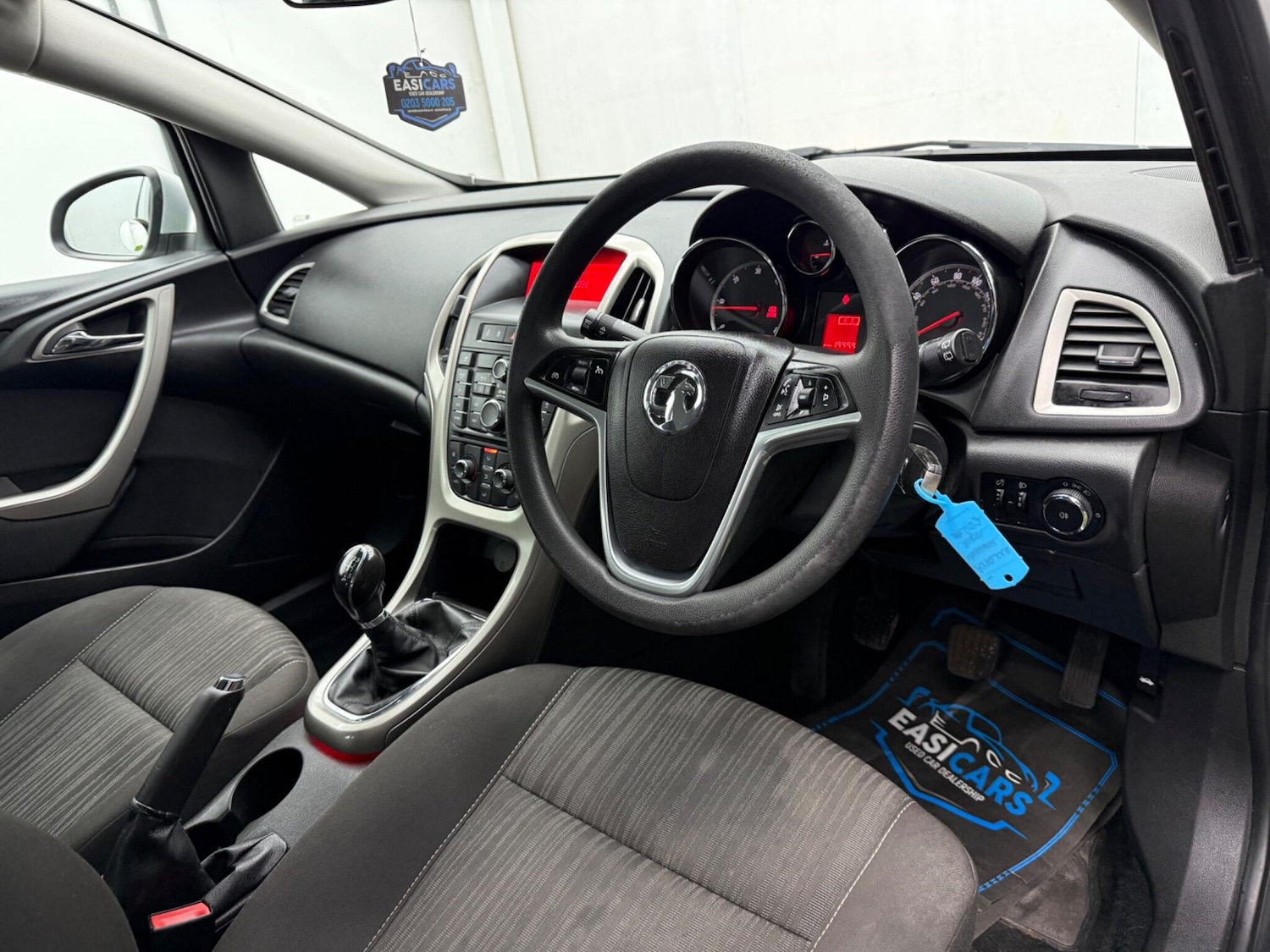 Used Vauxhall Astra for sale - 77496121: Photo 3