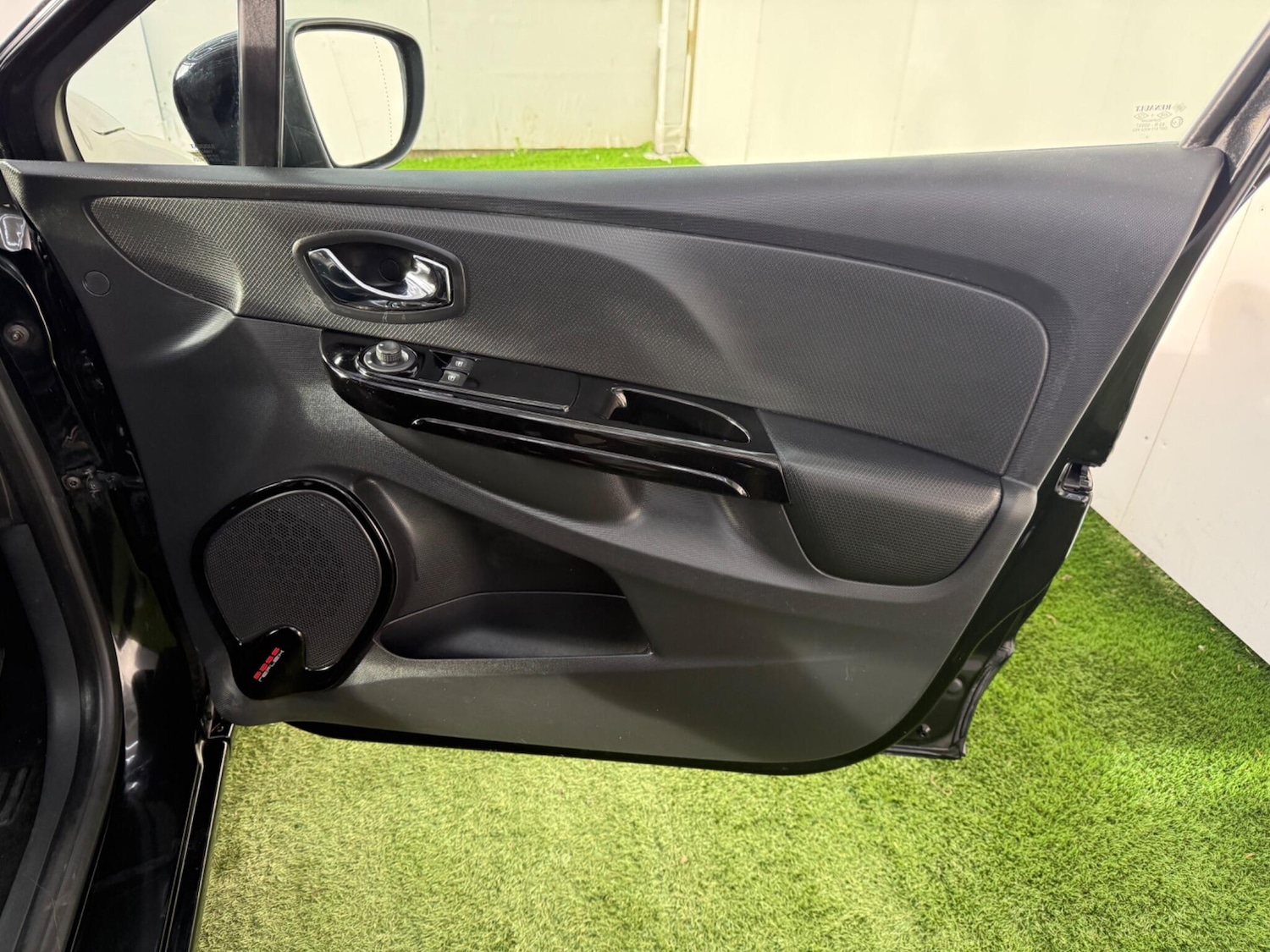 Used Renault Clio 2013 for sale - 77084426: Photo 17